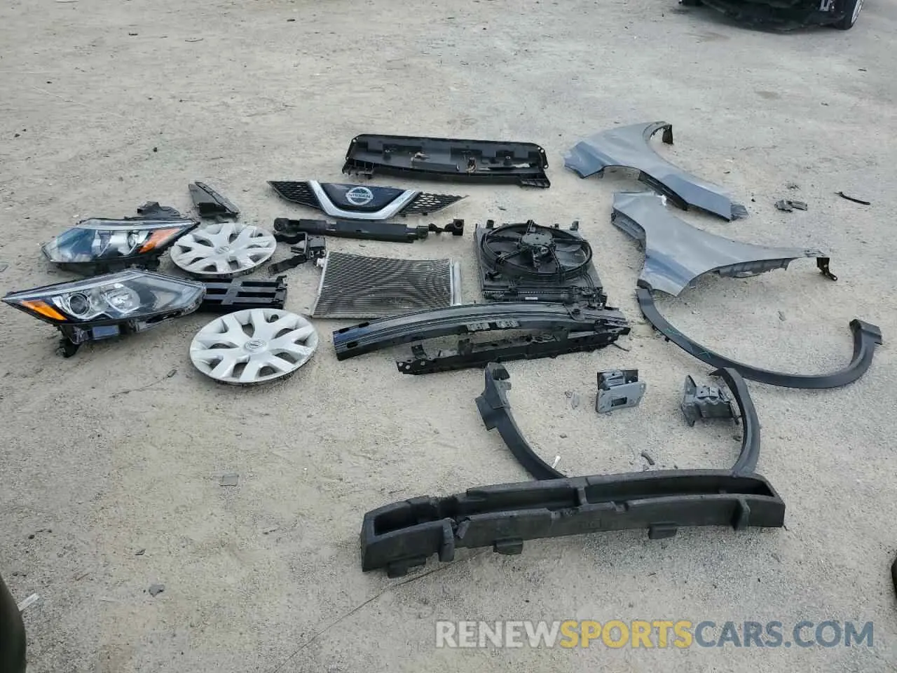 13 Photograph of a damaged car JN1BJ1CP2KW524032 NISSAN ROGUE 2019