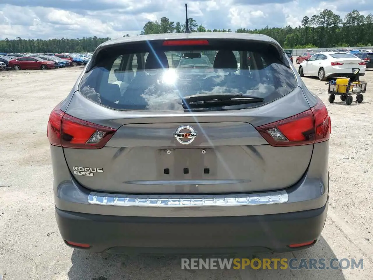 6 Photograph of a damaged car JN1BJ1CP2KW524032 NISSAN ROGUE 2019