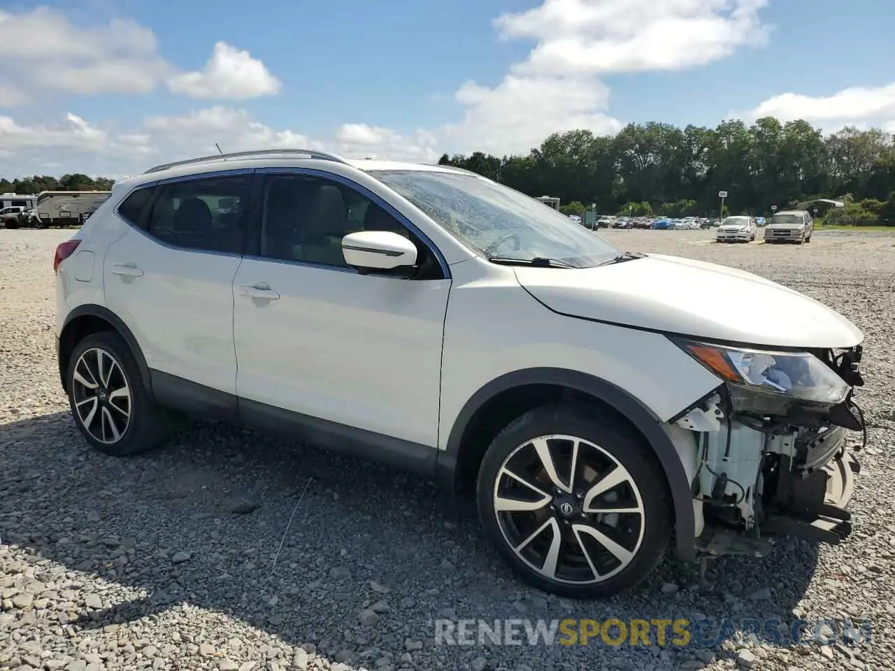 4 Photograph of a damaged car JN1BJ1CP2KW524273 NISSAN ROGUE 2019