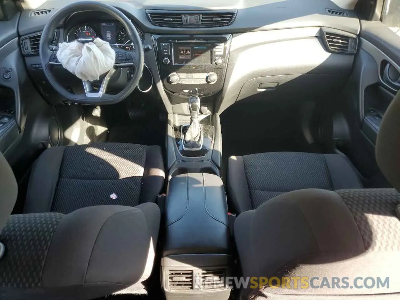 8 Photograph of a damaged car JN1BJ1CP3KW229358 NISSAN ROGUE 2019