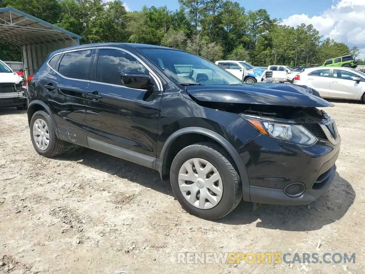 4 Photograph of a damaged car JN1BJ1CP3KW243681 NISSAN ROGUE 2019