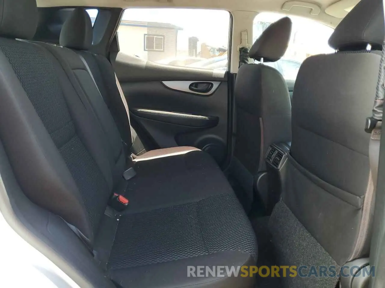 11 Photograph of a damaged car JN1BJ1CP4KW211483 NISSAN ROGUE 2019