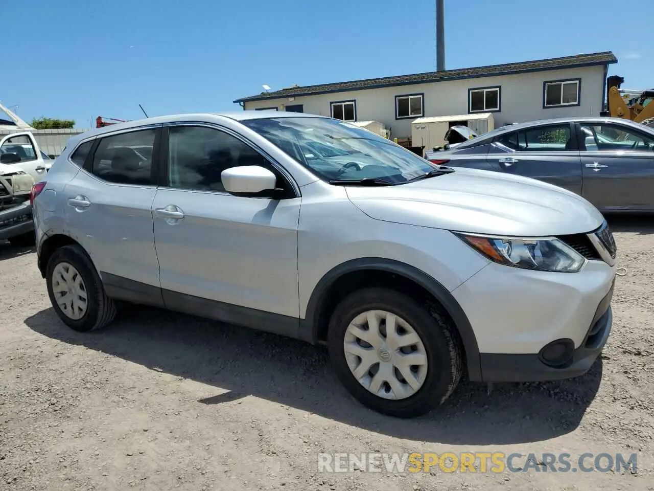 4 Photograph of a damaged car JN1BJ1CP4KW211483 NISSAN ROGUE 2019