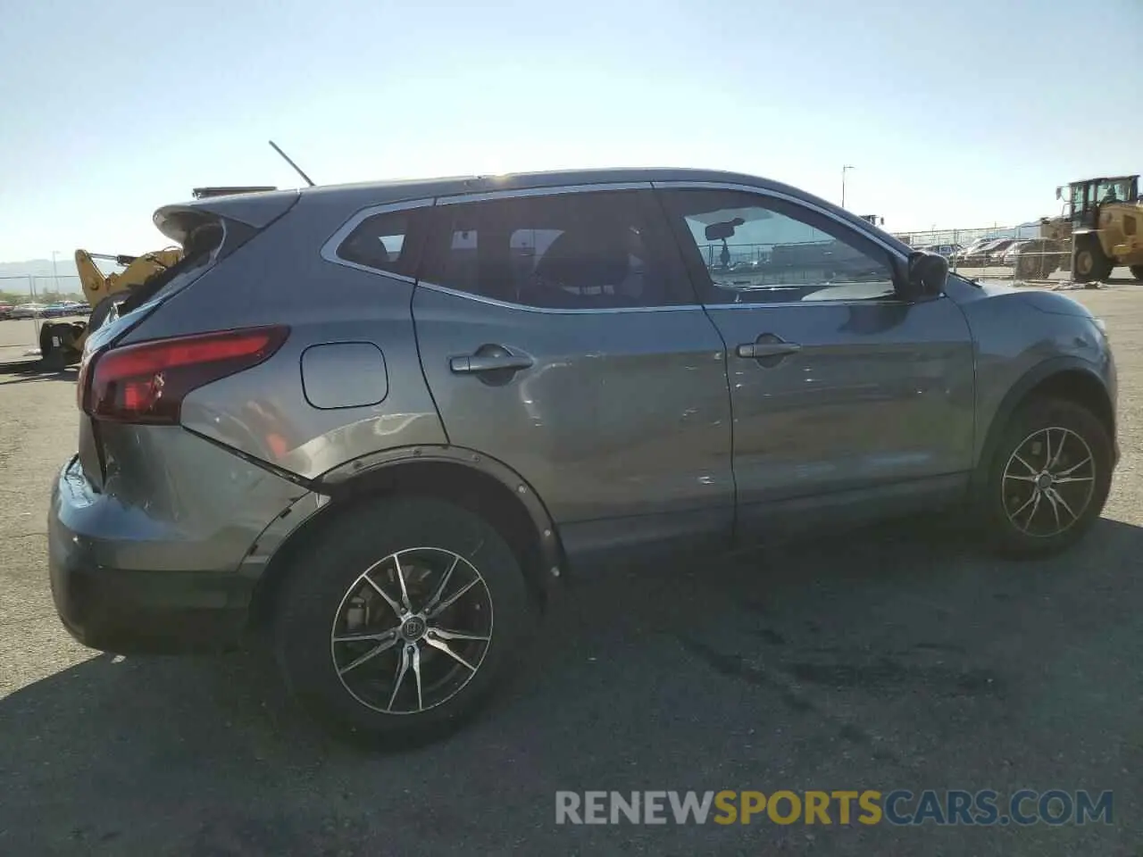 3 Photograph of a damaged car JN1BJ1CP4KW212195 NISSAN ROGUE 2019