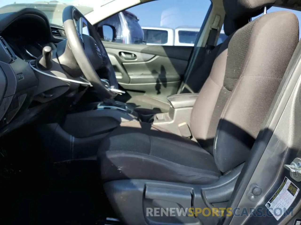7 Photograph of a damaged car JN1BJ1CP4KW212195 NISSAN ROGUE 2019