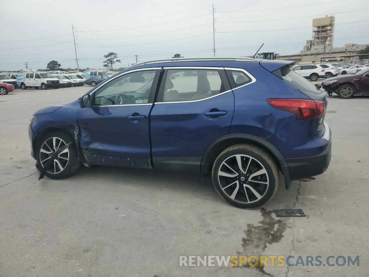 2 Photograph of a damaged car JN1BJ1CP4KW223505 NISSAN ROGUE 2019