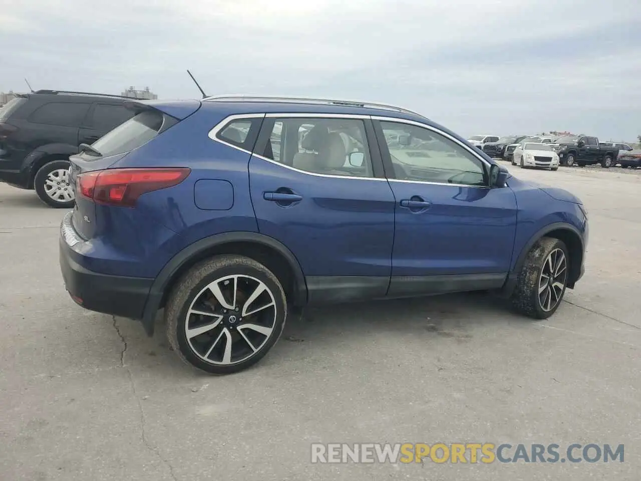 3 Photograph of a damaged car JN1BJ1CP4KW223505 NISSAN ROGUE 2019