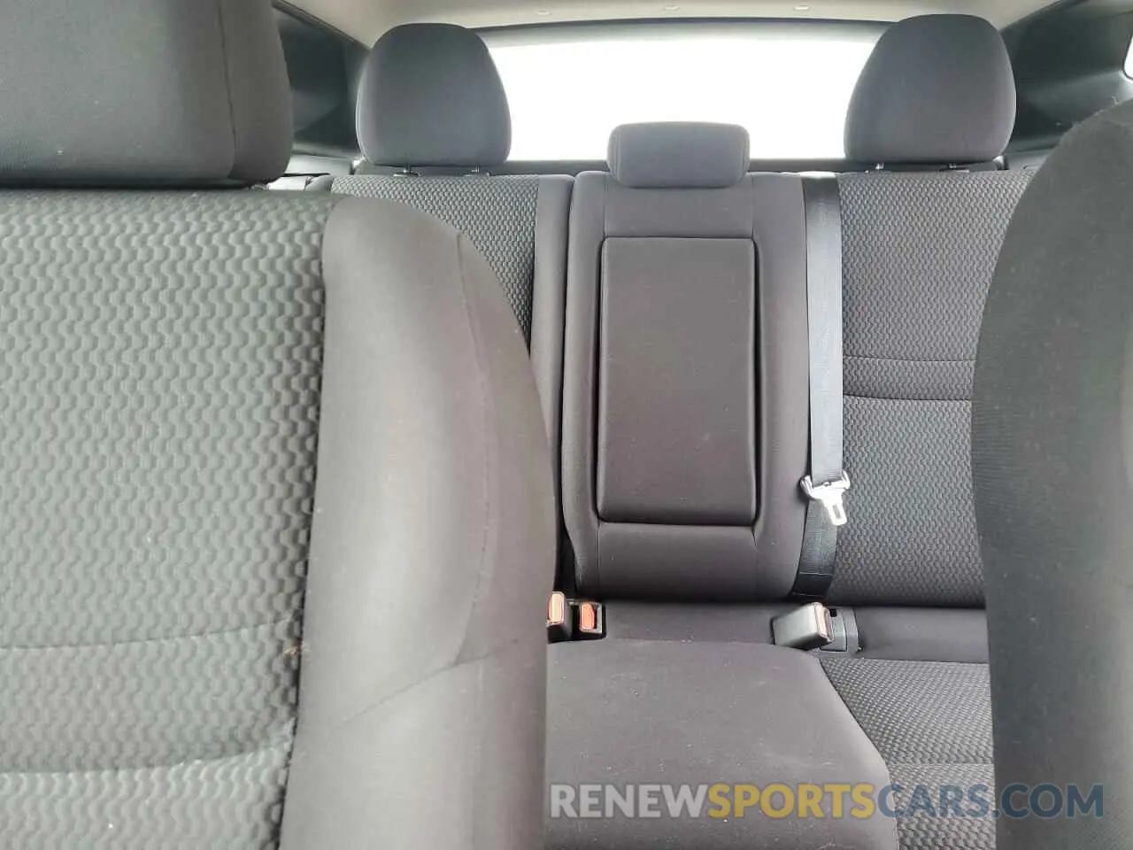 10 Photograph of a damaged car JN1BJ1CP4KW232561 NISSAN ROGUE 2019