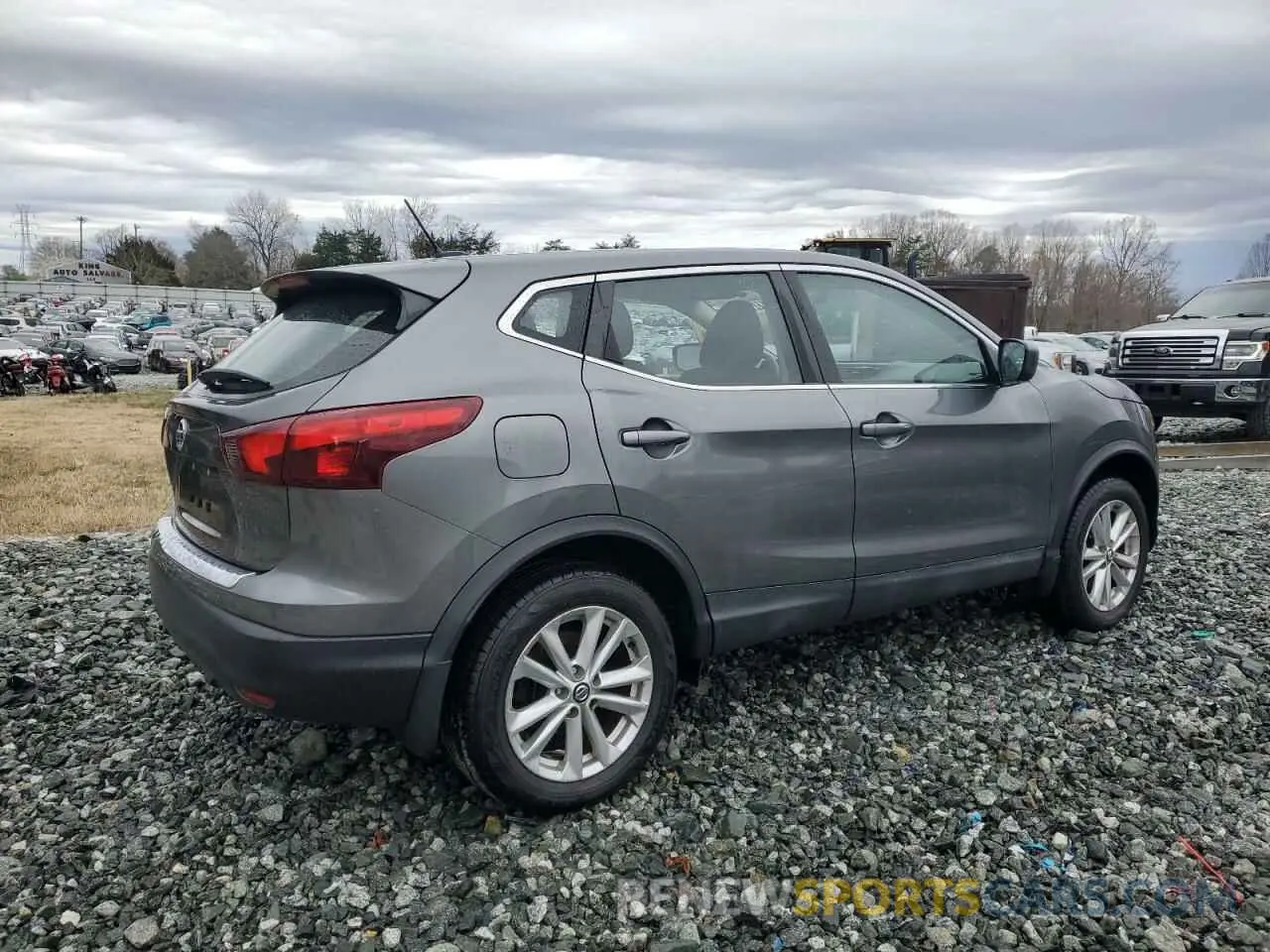 3 Photograph of a damaged car JN1BJ1CP4KW232561 NISSAN ROGUE 2019