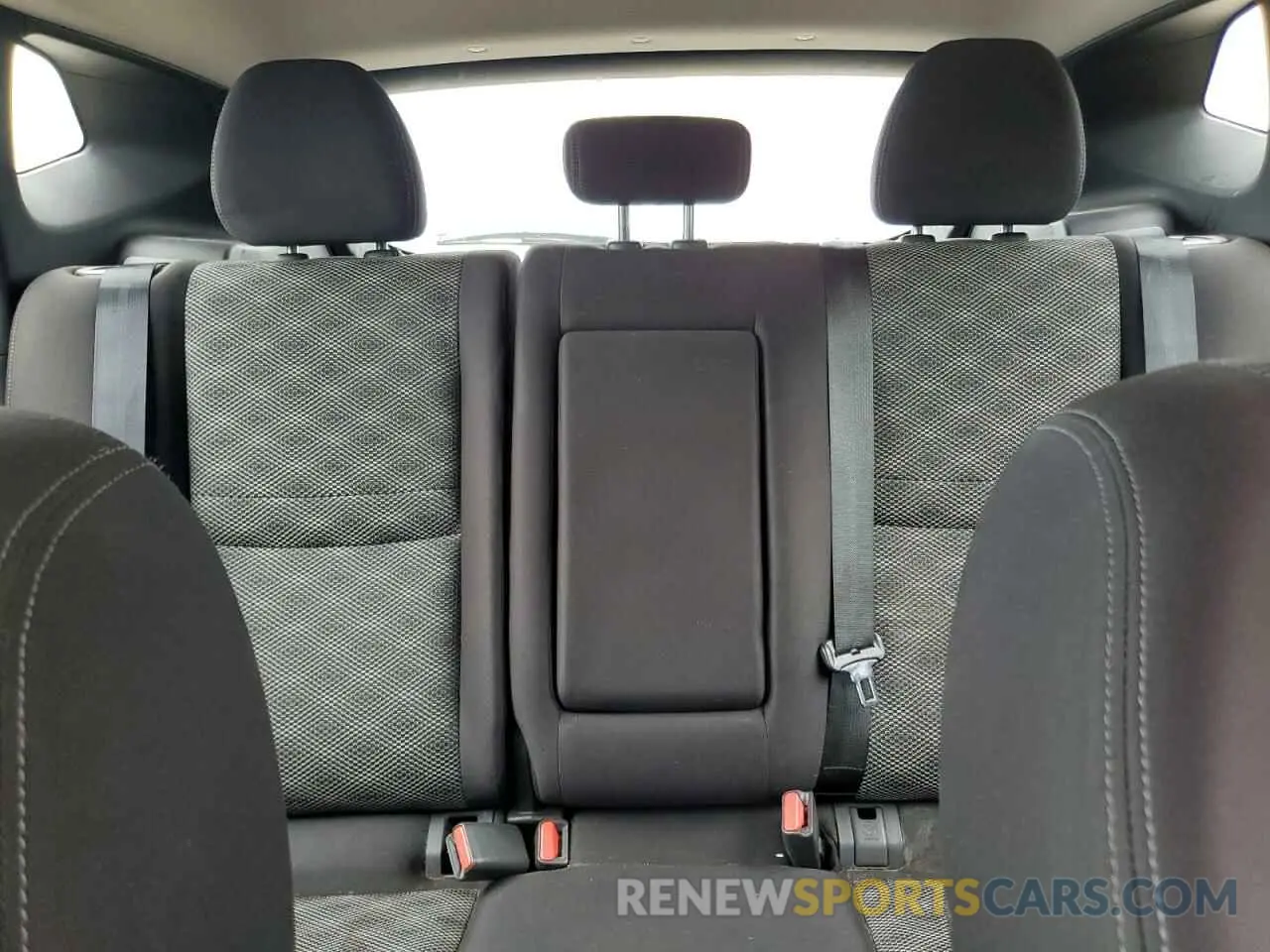 10 Photograph of a damaged car JN1BJ1CP4KW238005 NISSAN ROGUE 2019
