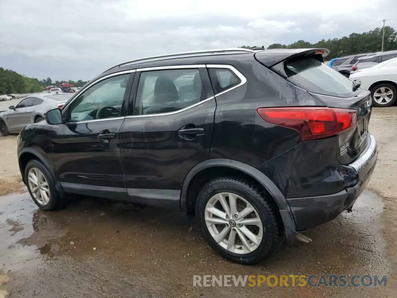 2 Photograph of a damaged car JN1BJ1CP4KW238005 NISSAN ROGUE 2019