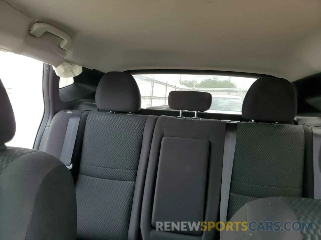 10 Photograph of a damaged car JN1BJ1CP5KW220435 NISSAN ROGUE 2019