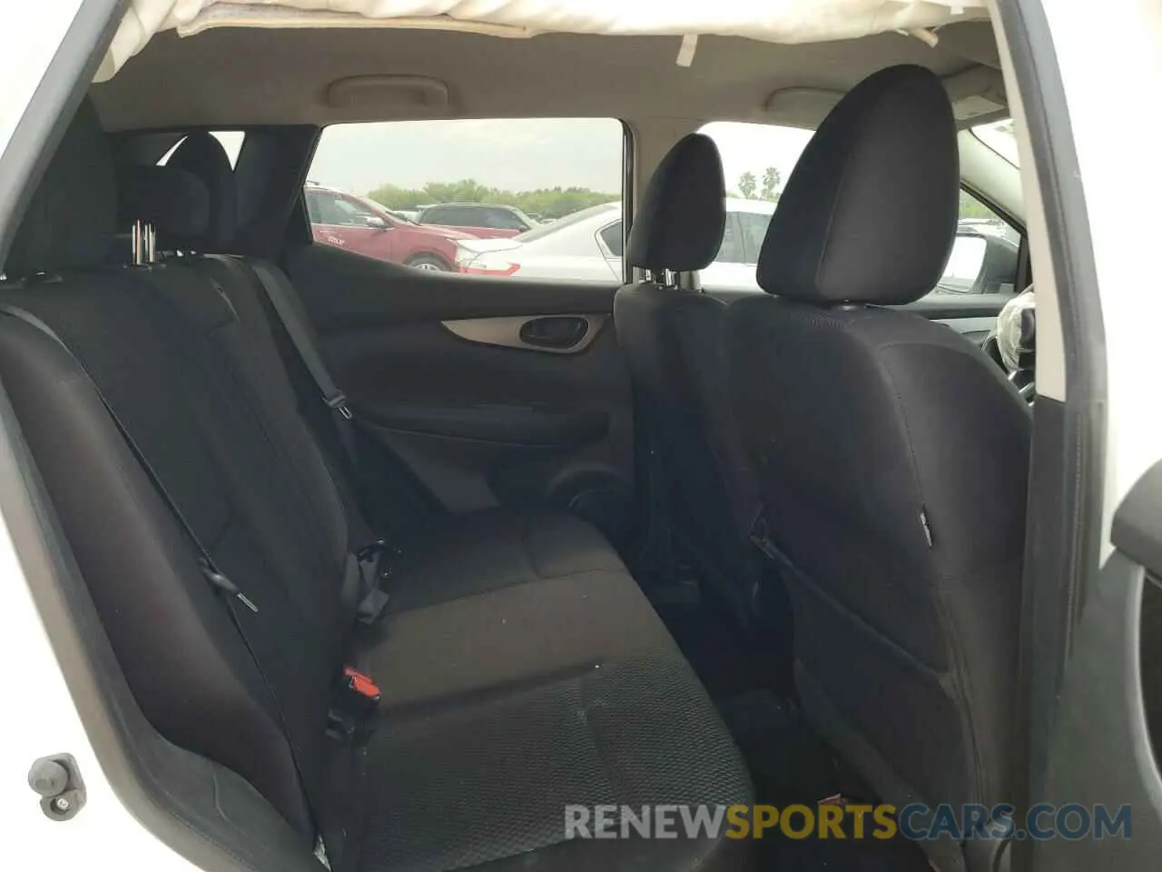 11 Photograph of a damaged car JN1BJ1CP5KW220435 NISSAN ROGUE 2019