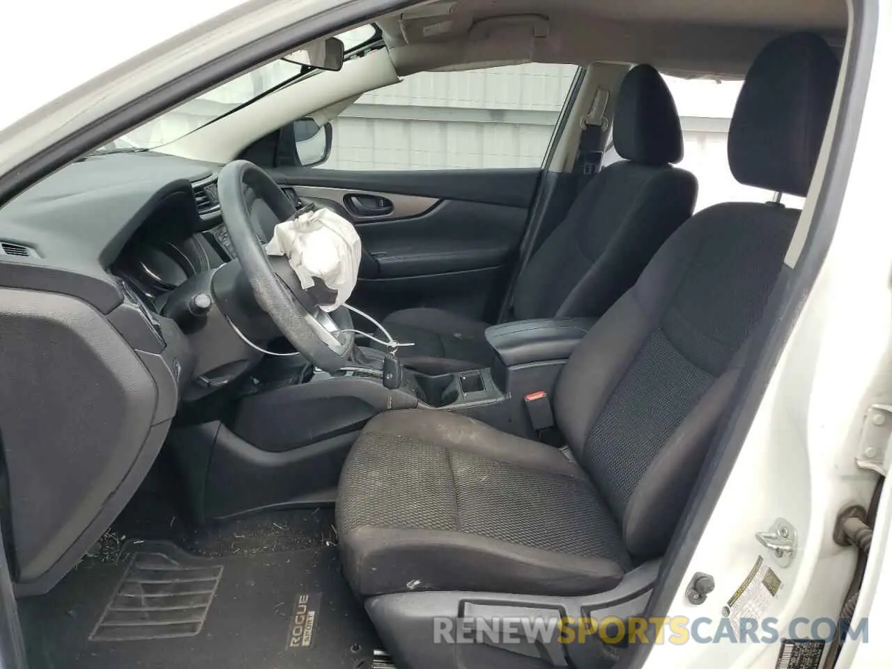 7 Photograph of a damaged car JN1BJ1CP5KW220435 NISSAN ROGUE 2019