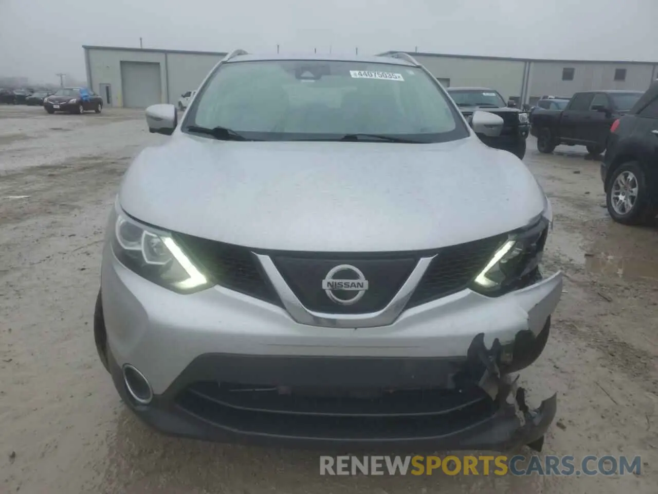 5 Photograph of a damaged car JN1BJ1CP5KW241625 NISSAN ROGUE 2019