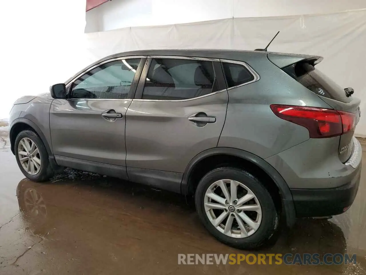 2 Photograph of a damaged car JN1BJ1CP5KW521464 NISSAN ROGUE 2019