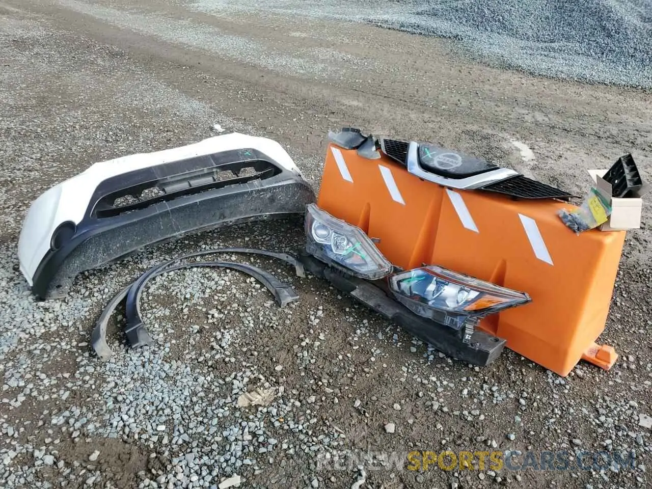 13 Photograph of a damaged car JN1BJ1CP6KW210142 NISSAN ROGUE 2019