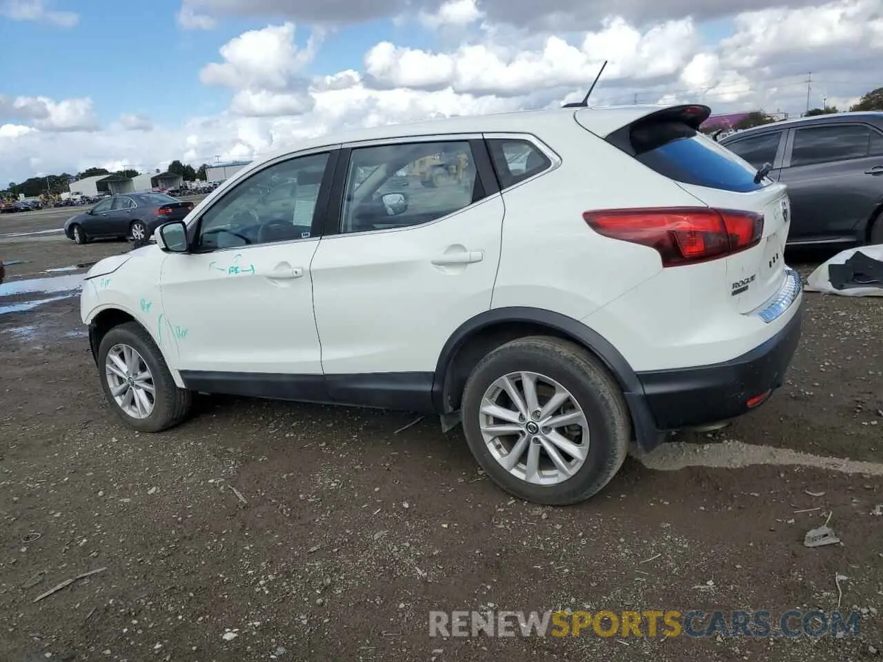 2 Photograph of a damaged car JN1BJ1CP6KW210142 NISSAN ROGUE 2019