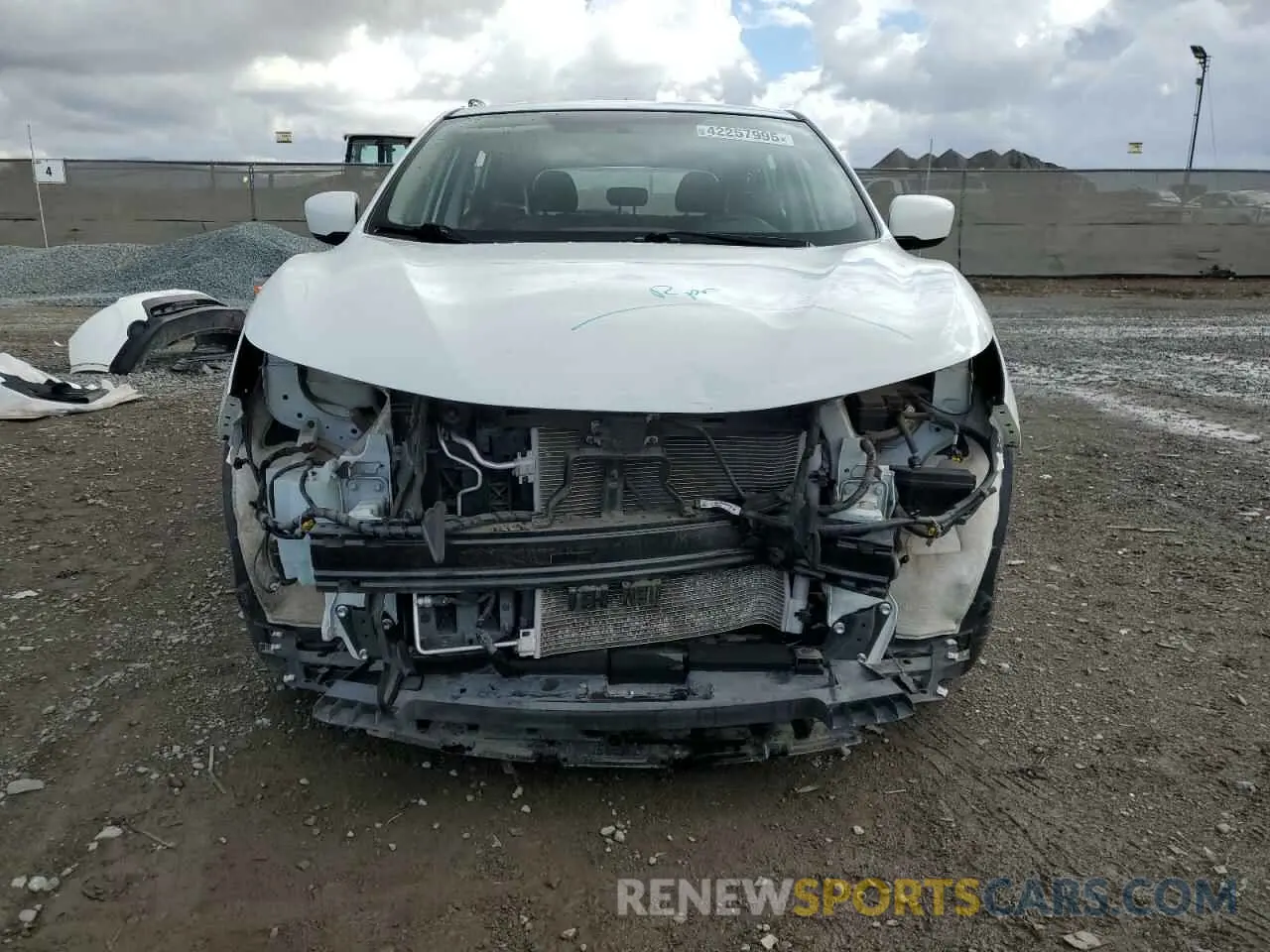 5 Photograph of a damaged car JN1BJ1CP6KW210142 NISSAN ROGUE 2019