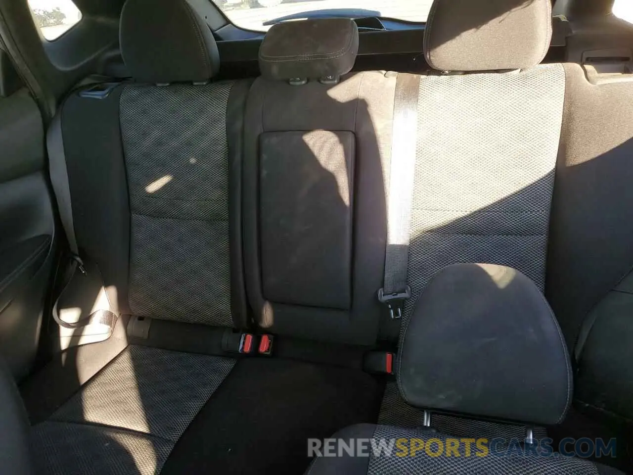 10 Photograph of a damaged car JN1BJ1CP6KW213221 NISSAN ROGUE 2019