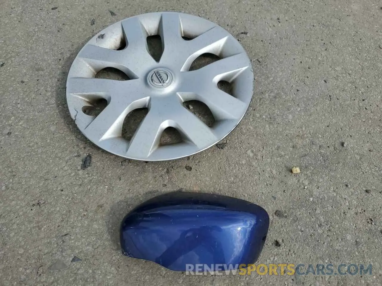 13 Photograph of a damaged car JN1BJ1CP6KW238183 NISSAN ROGUE 2019