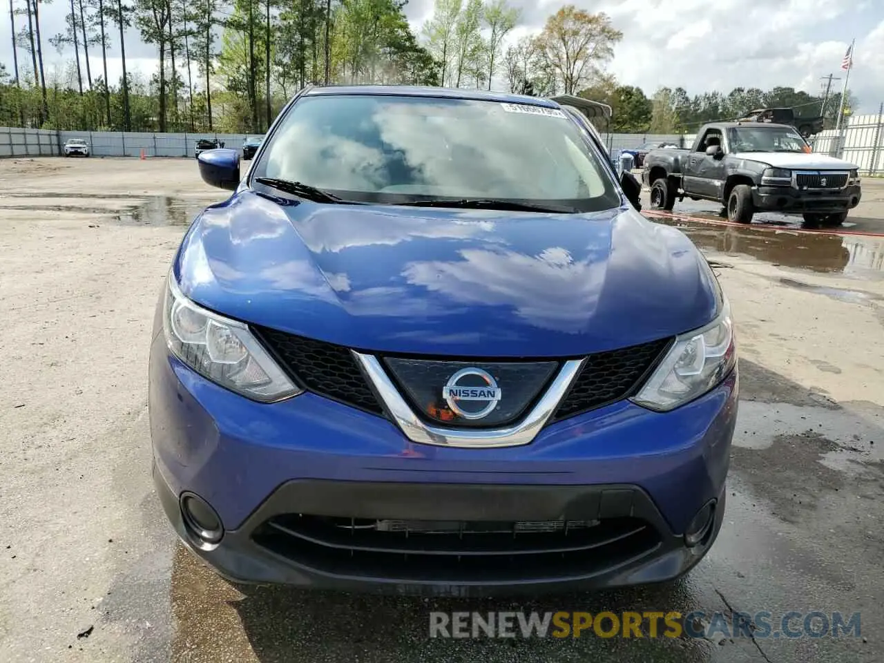 5 Photograph of a damaged car JN1BJ1CP6KW238183 NISSAN ROGUE 2019