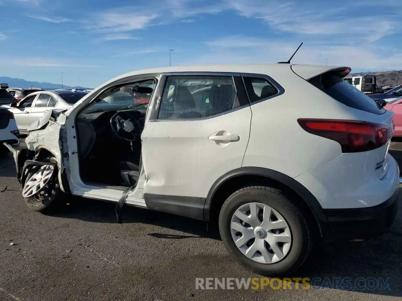 2 Photograph of a damaged car JN1BJ1CP6KW239348 NISSAN ROGUE 2019