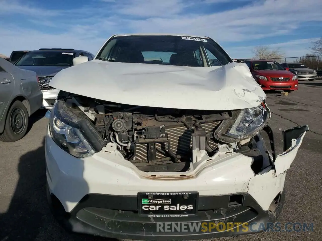 5 Photograph of a damaged car JN1BJ1CP6KW239348 NISSAN ROGUE 2019
