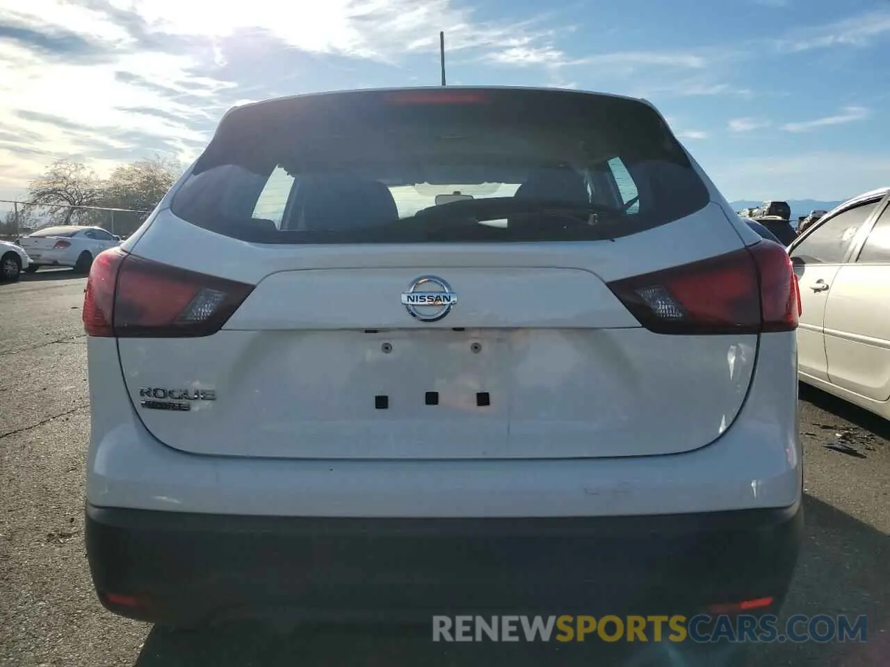 6 Photograph of a damaged car JN1BJ1CP6KW239348 NISSAN ROGUE 2019
