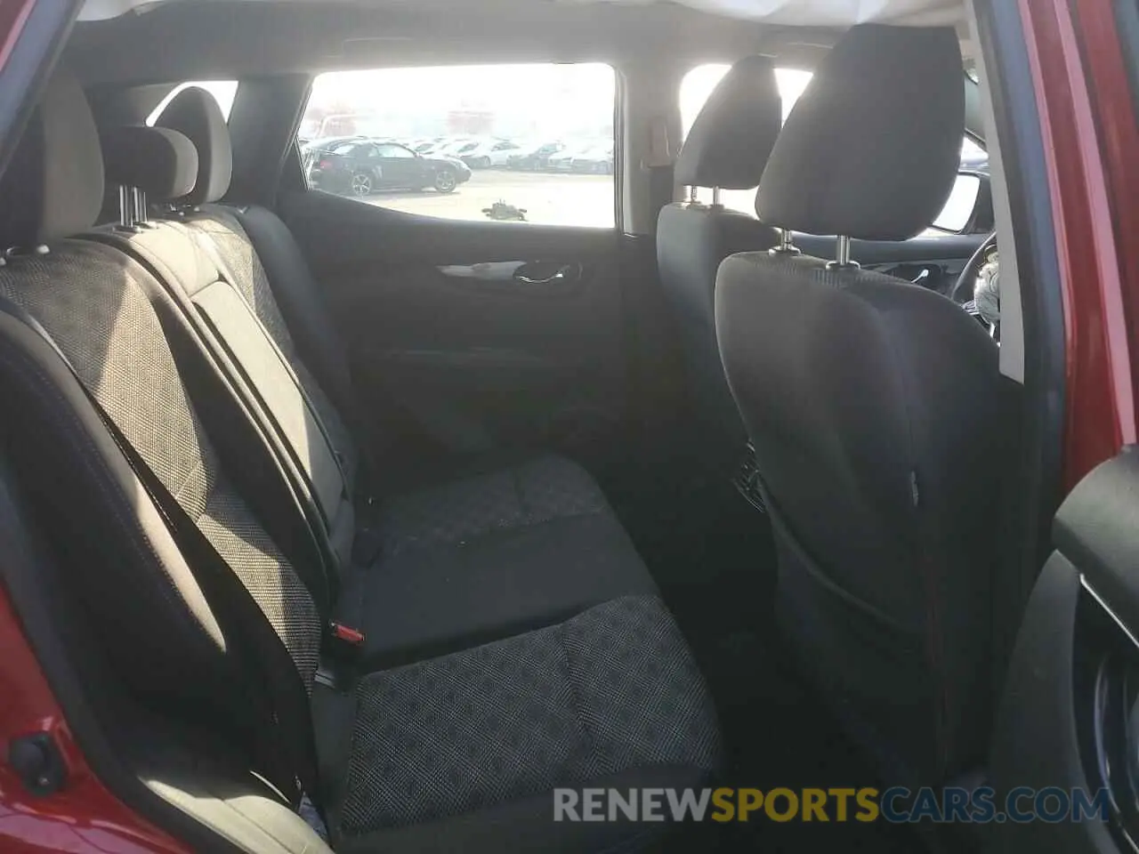 10 Photograph of a damaged car JN1BJ1CP6KW242119 NISSAN ROGUE 2019