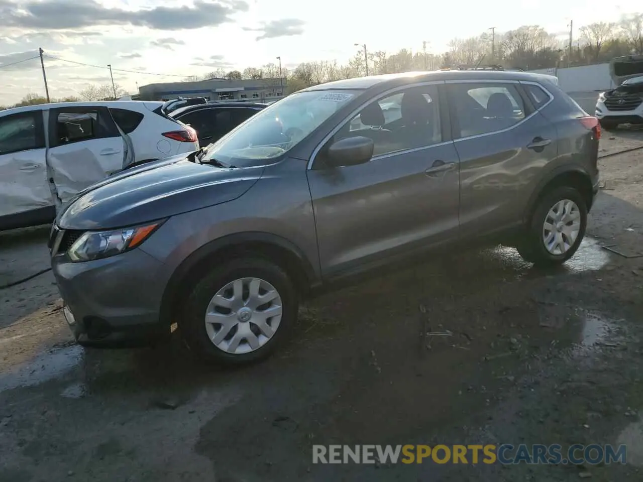 1 Photograph of a damaged car JN1BJ1CP6KW521599 NISSAN ROGUE 2019