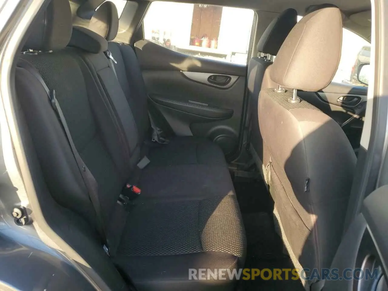 10 Photograph of a damaged car JN1BJ1CP6KW521599 NISSAN ROGUE 2019