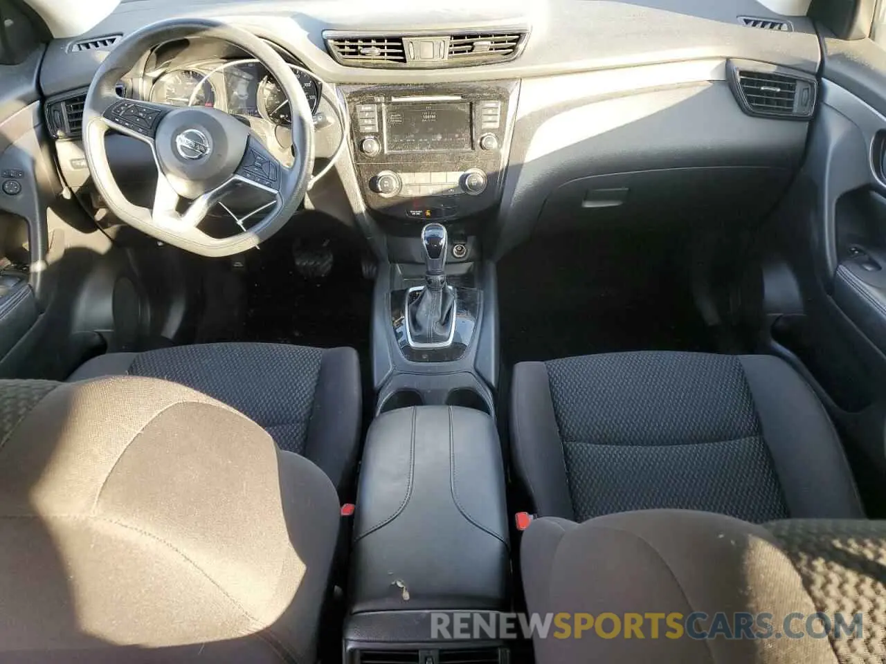 8 Photograph of a damaged car JN1BJ1CP6KW521599 NISSAN ROGUE 2019