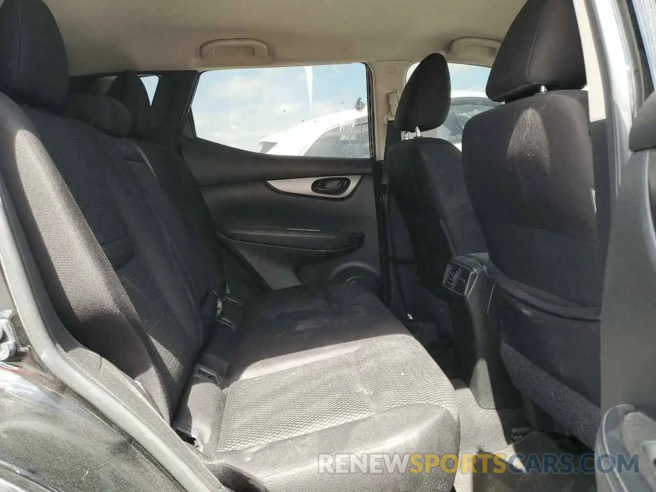 11 Photograph of a damaged car JN1BJ1CP7KW529730 NISSAN ROGUE 2019