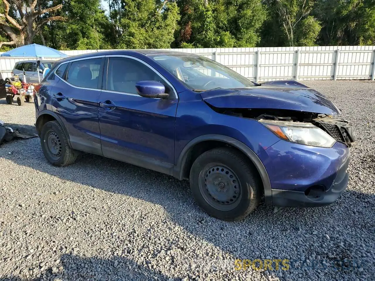 4 Photograph of a damaged car JN1BJ1CP8KW215021 NISSAN ROGUE 2019