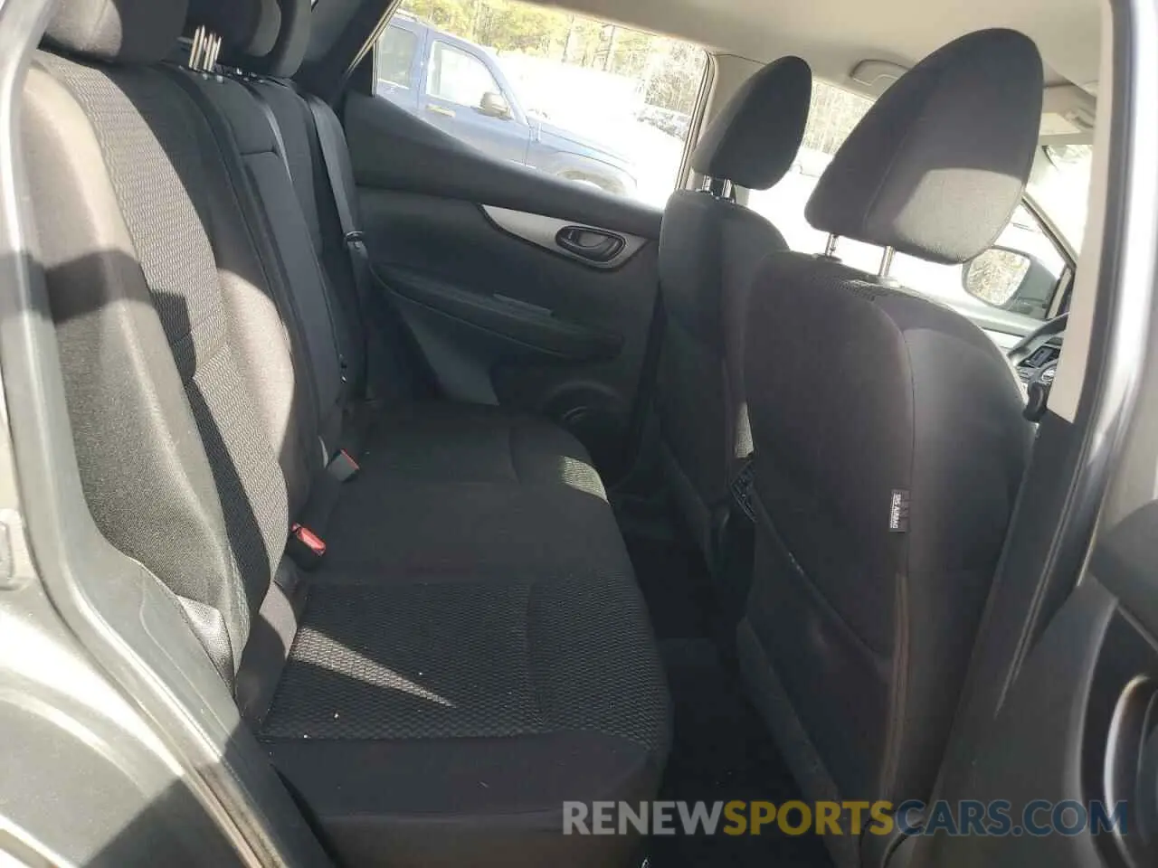 11 Photograph of a damaged car JN1BJ1CP8KW222311 NISSAN ROGUE 2019