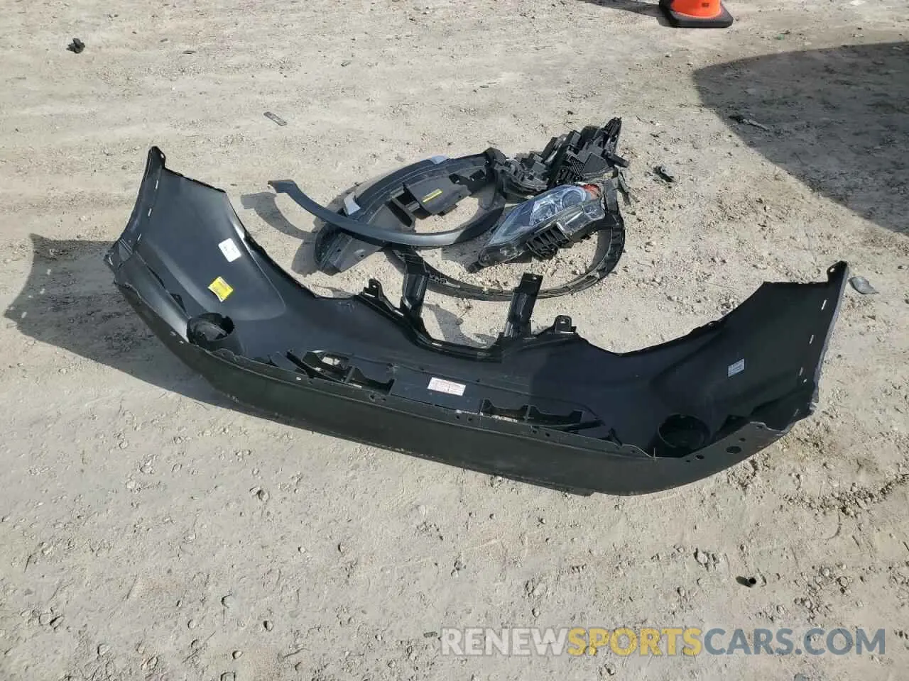 13 Photograph of a damaged car JN1BJ1CP8KW222311 NISSAN ROGUE 2019