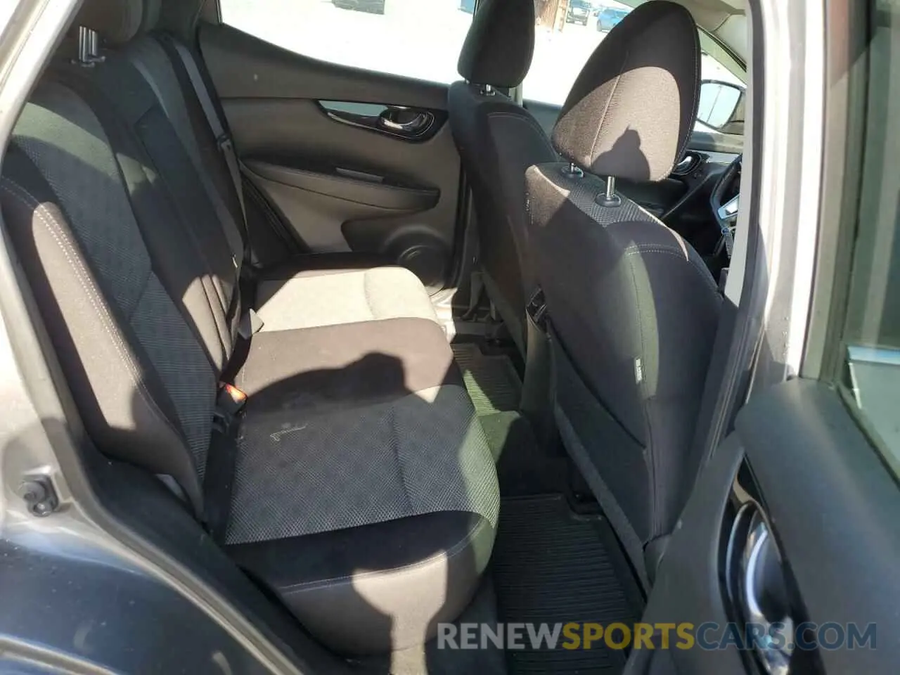 11 Photograph of a damaged car JN1BJ1CP8KW230778 NISSAN ROGUE 2019