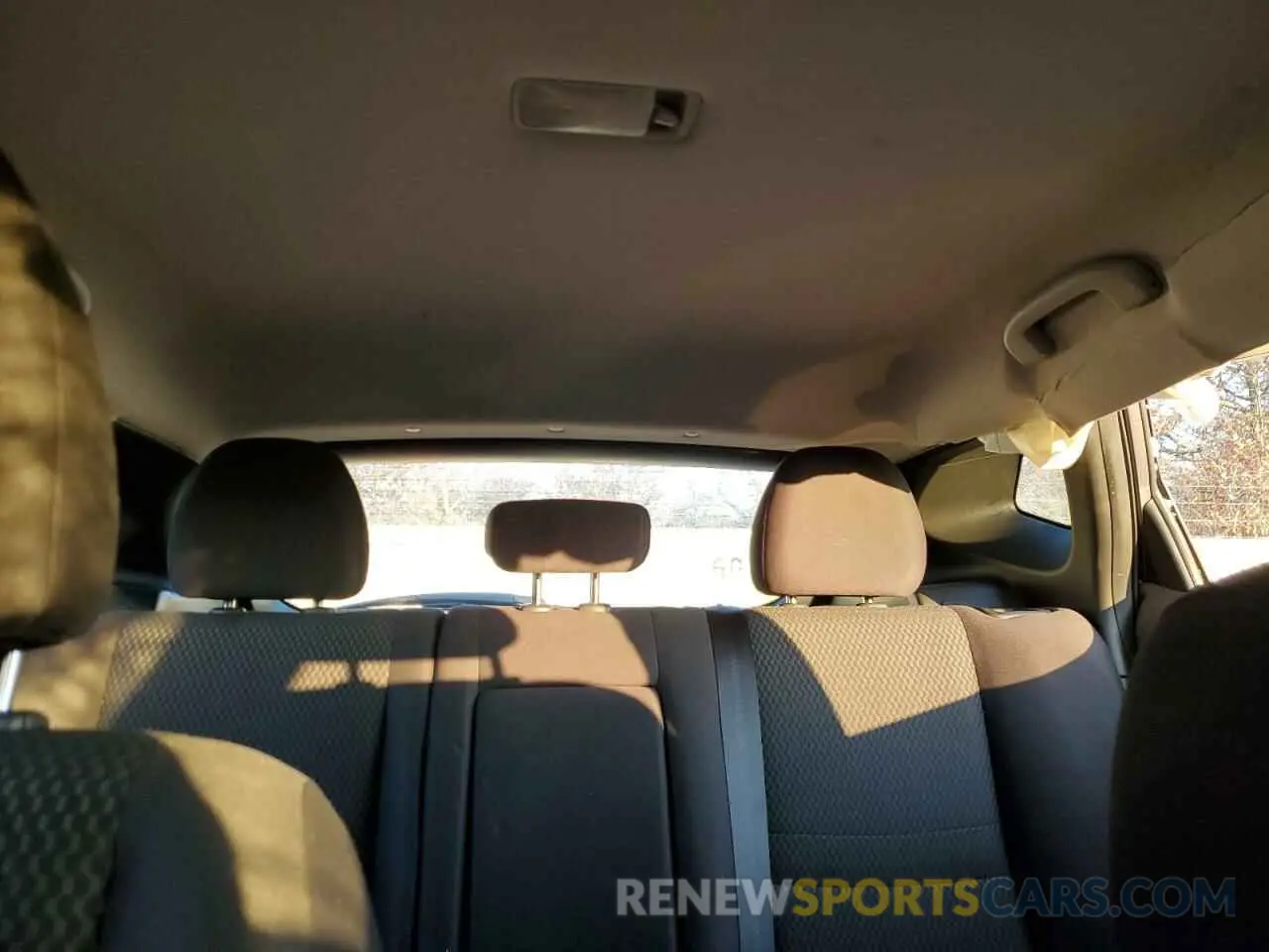 10 Photograph of a damaged car JN1BJ1CP8KW527680 NISSAN ROGUE 2019