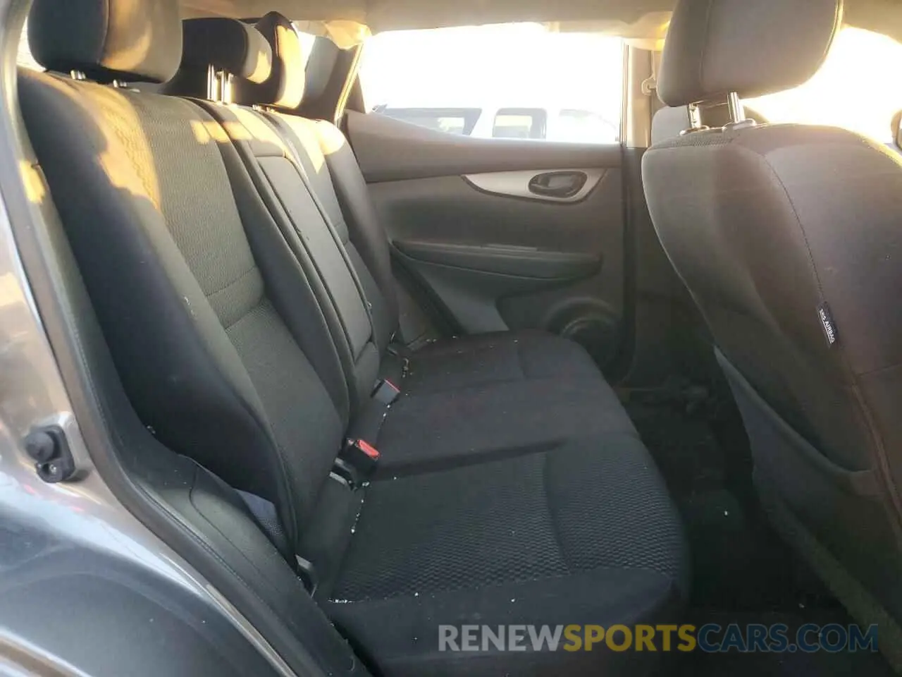 11 Photograph of a damaged car JN1BJ1CP8KW527680 NISSAN ROGUE 2019