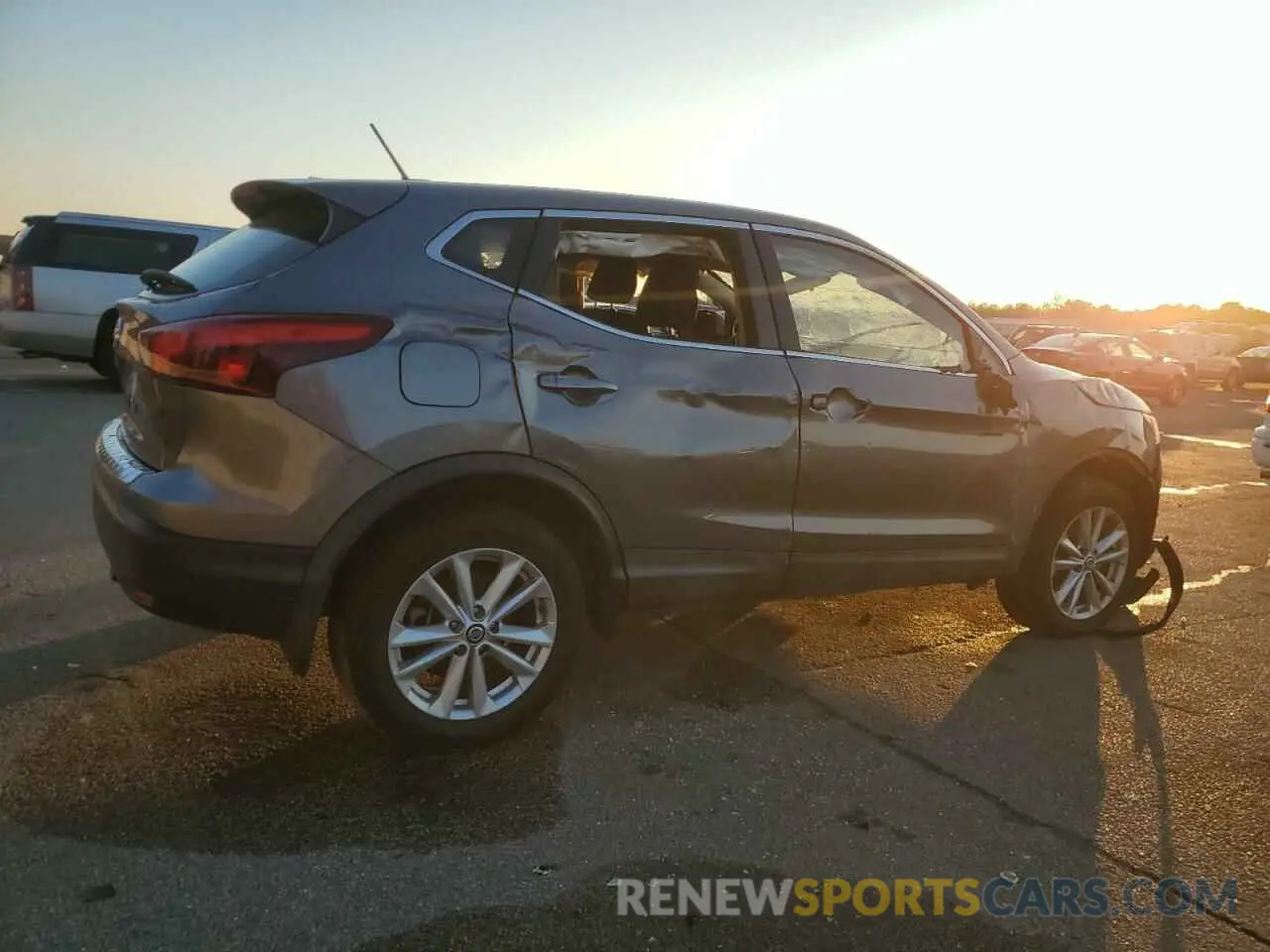 3 Photograph of a damaged car JN1BJ1CP8KW527680 NISSAN ROGUE 2019