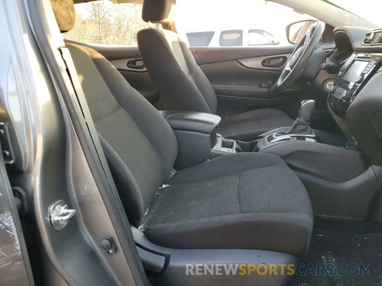 7 Photograph of a damaged car JN1BJ1CP8KW527680 NISSAN ROGUE 2019