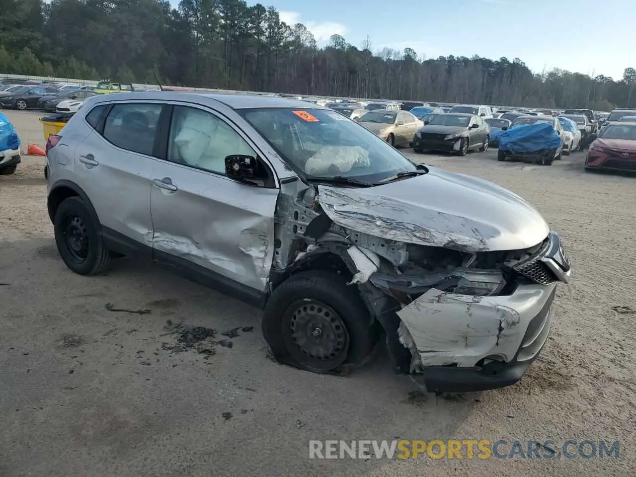 4 Photograph of a damaged car JN1BJ1CP8KW529610 NISSAN ROGUE 2019