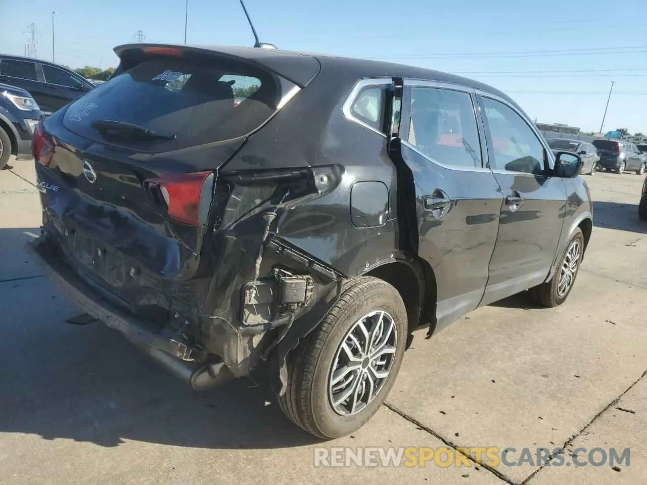 3 Photograph of a damaged car JN1BJ1CP9KW228831 NISSAN ROGUE 2019
