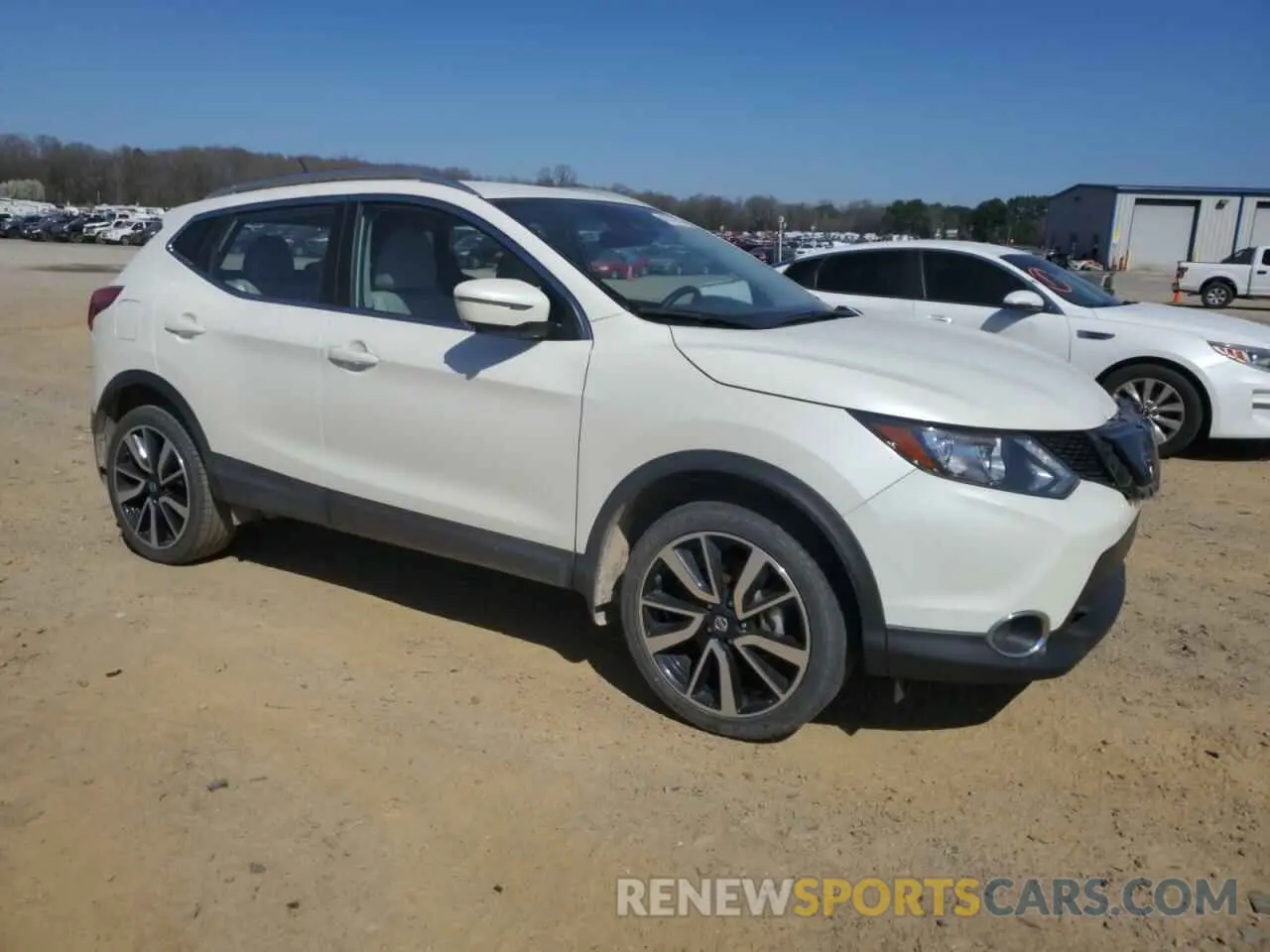 4 Photograph of a damaged car JN1BJ1CP9KW241739 NISSAN ROGUE 2019