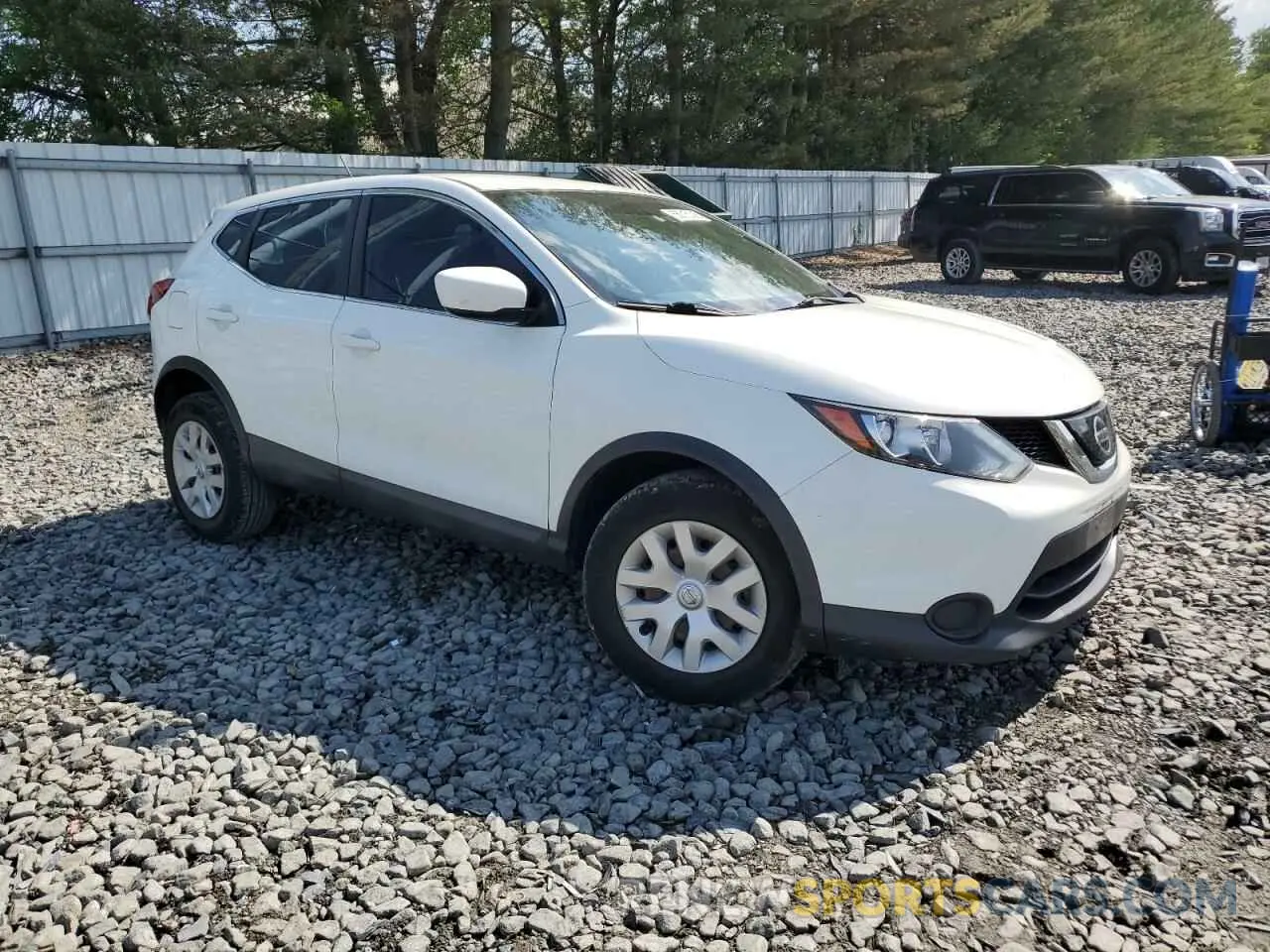 4 Photograph of a damaged car JN1BJ1CPXKW228997 NISSAN ROGUE 2019