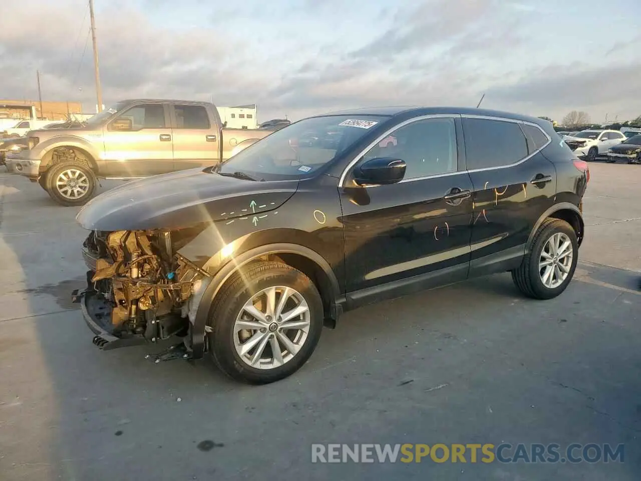 1 Photograph of a damaged car JN1BJ1CPXKW236582 NISSAN ROGUE 2019