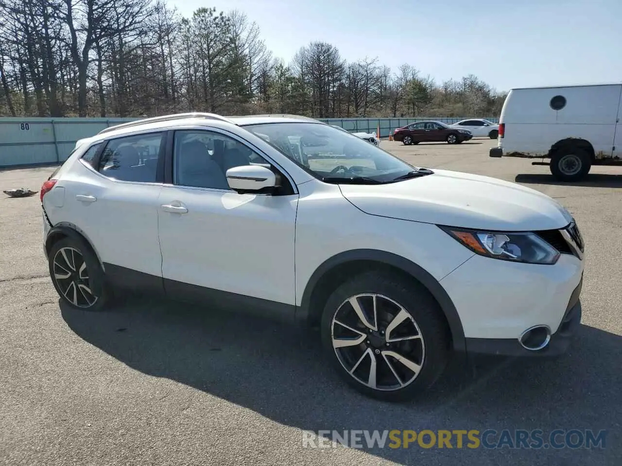 4 Photograph of a damaged car JN1BJ1CR0KW310822 NISSAN ROGUE 2019