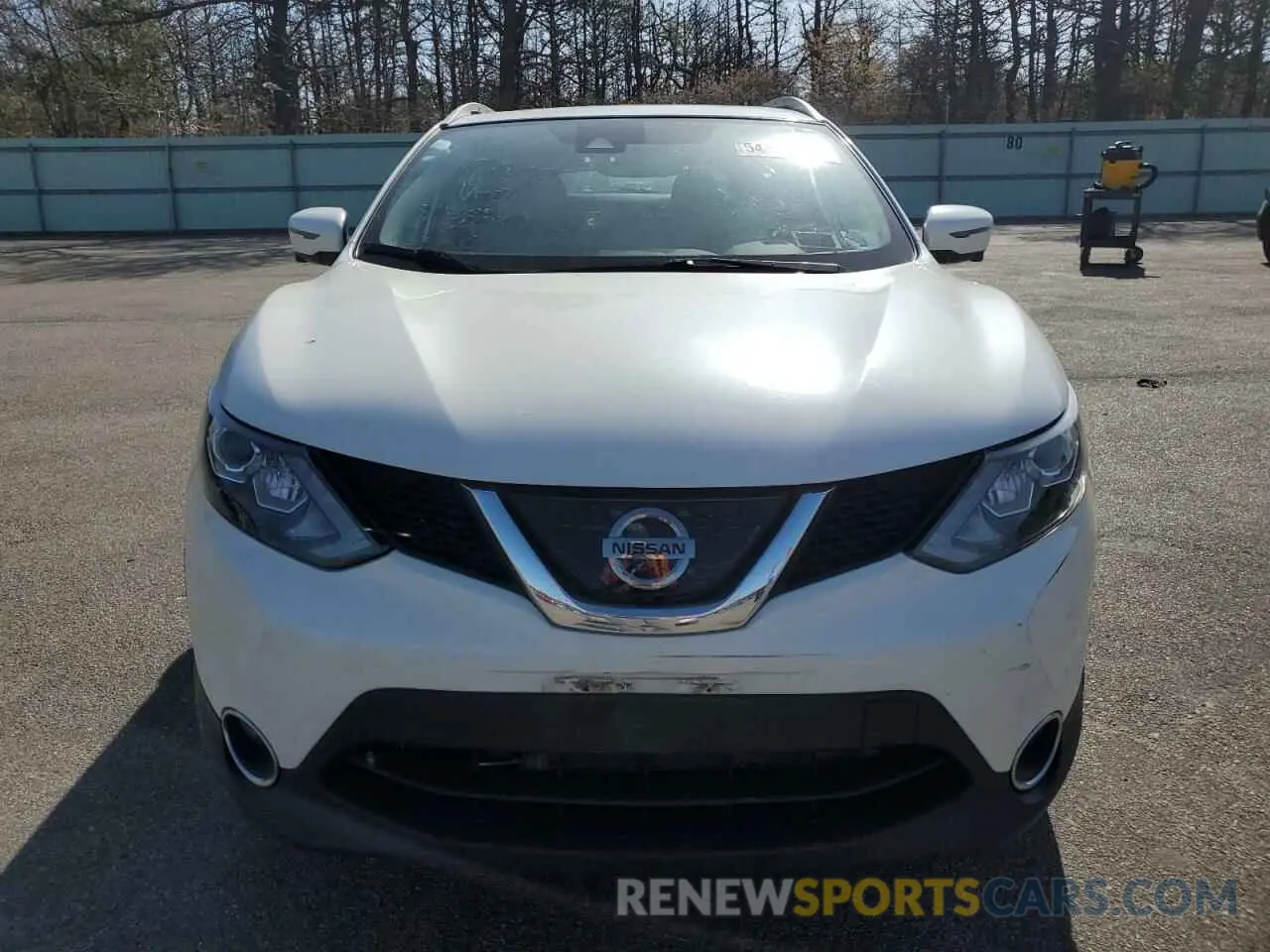 5 Photograph of a damaged car JN1BJ1CR0KW310822 NISSAN ROGUE 2019