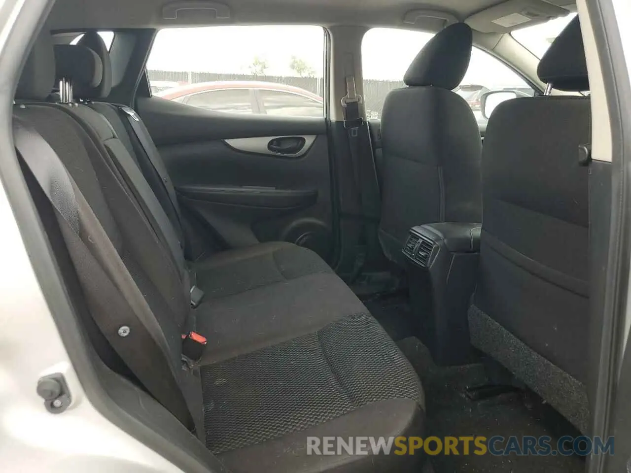 11 Photograph of a damaged car JN1BJ1CR1KW310652 NISSAN ROGUE 2019